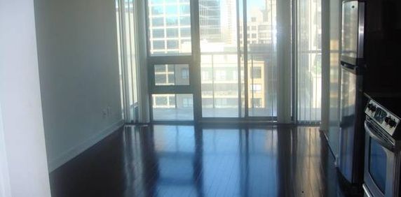 SUPER LOCATION -Bachelor -33 Charles St East, 23rd Flr + BALCONY - Photo 2