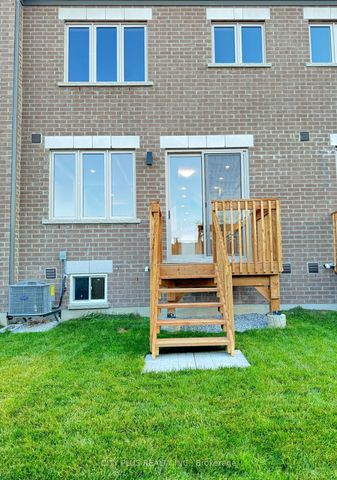 For Lease - 38 Schmeltzer Crescent, Richmond Hill, Ontario - Photo 3