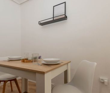 Beautiful apartment at Calle Salvador Almenar - Photo 1