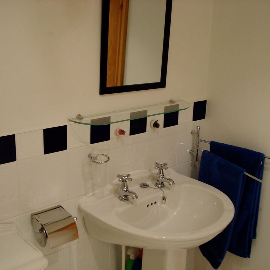 1 Bed Flat, Bottle Cottages, B17 - Photo 1