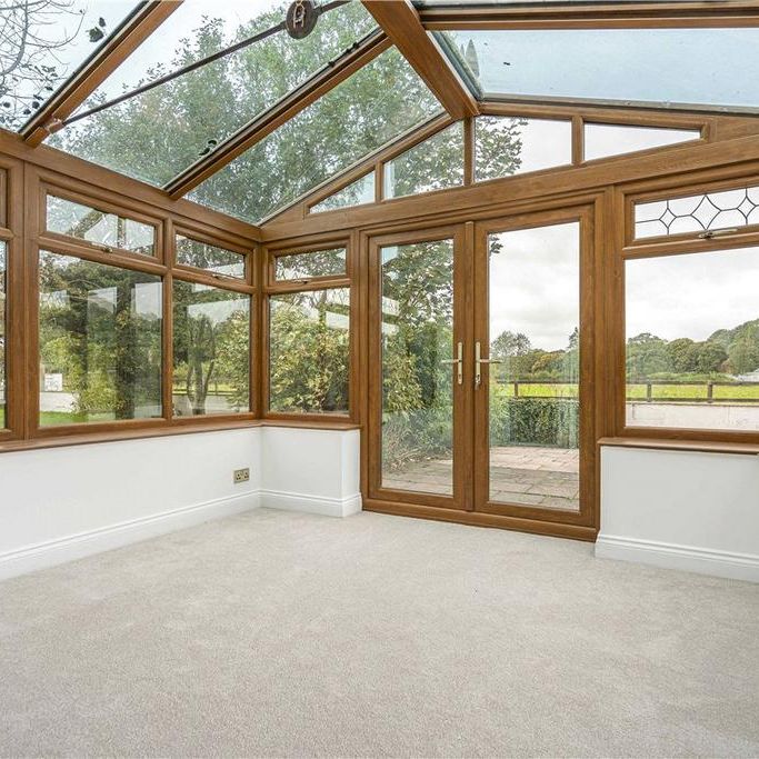 6 bedroom barn conversion to rent - Photo 1