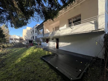 LARGE GARDEN WITH PRIVATE RIVER ACCESS - Photo 3