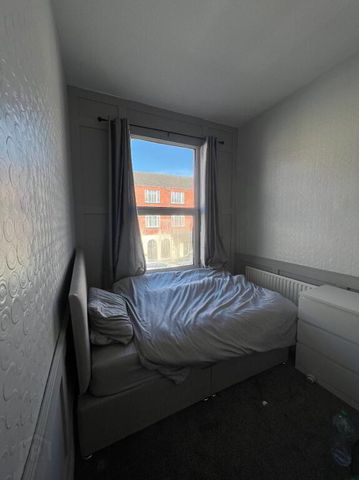 September Start Date, 35 Cromwell Road, Belfast, BT7 1JW - Photo 3