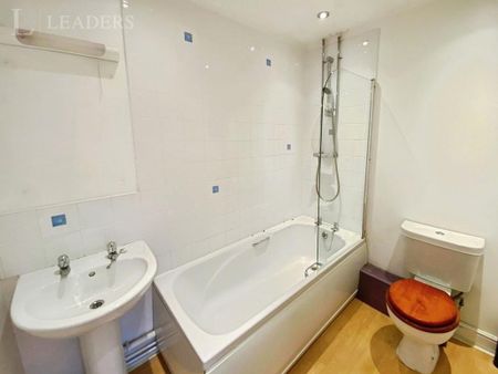 2 bedroom flat to rent - Photo 4