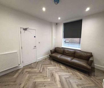 Room Two, Douglas Street, St Helens, WA10 - Photo 2