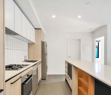 When Location is Priority - Westfield & Station at your Doorstep! - Photo 6