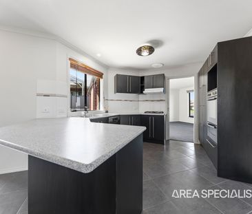 23 Windermere Boulevard, Pakenham VIC 3810 - House For Rent | Domain - Photo 2