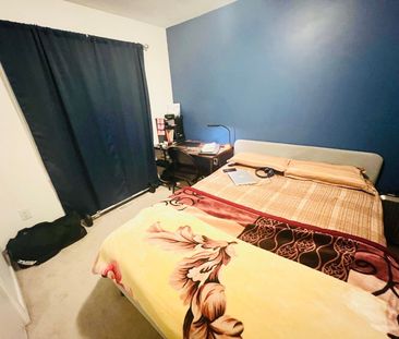 For Lease - 116 Golden Springs Drive Unit# Main, Brampton, Ontario - Photo 1