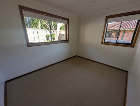 Neat Villa in a Quiet Complex - Photo 4