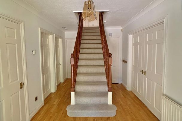 5 bedroom detached house to rent - Photo 1