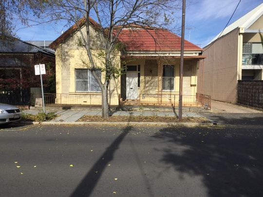 5-bedroom shared house / townhouse, Gilles Street - Photo 1