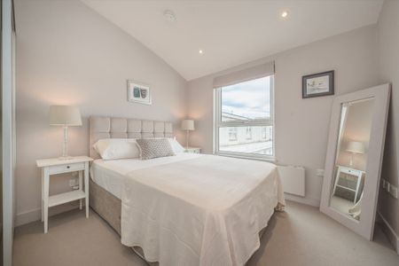 Bromyard House, Acton, W3 - Photo 2