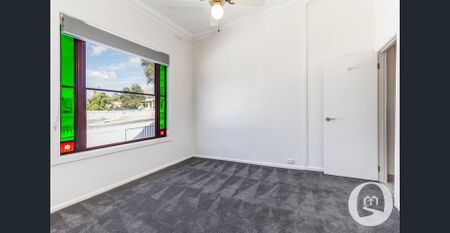 Charming Victorian Weatherboard, Fully Restored and Renovated - Photo 5