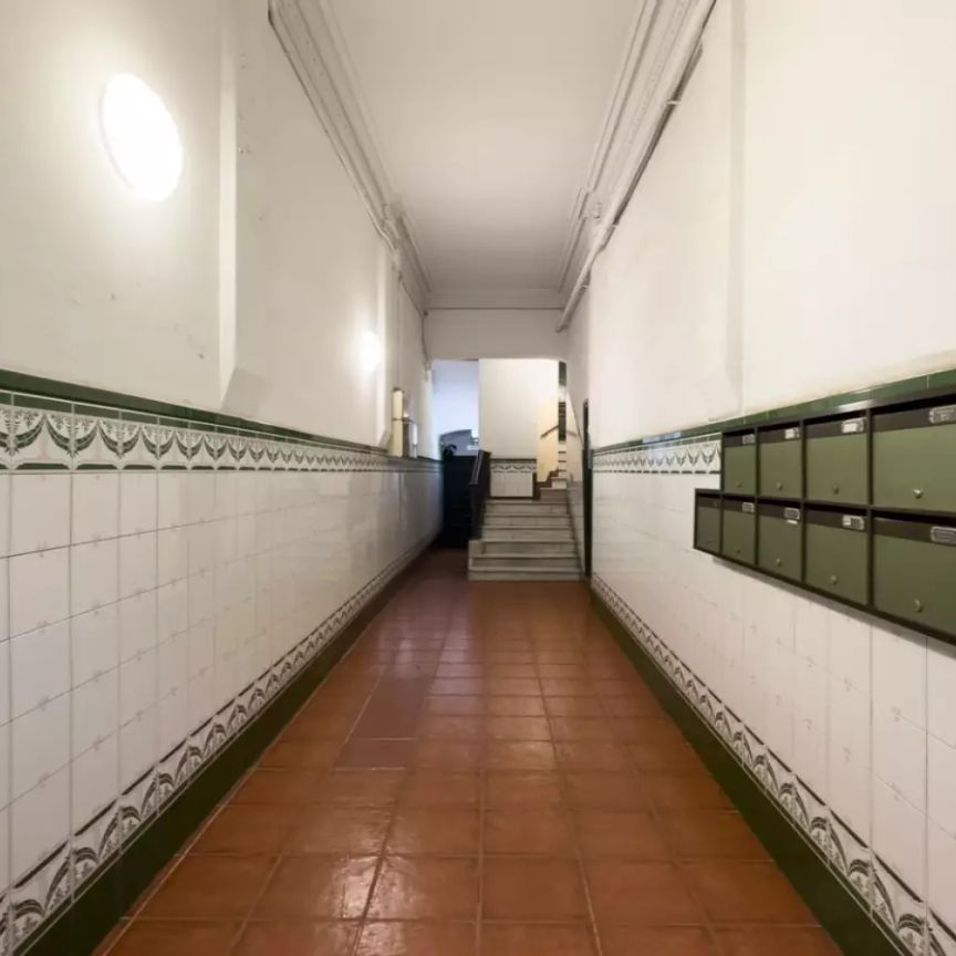 2-bedroom apartment for rent in l'Antiga Esquerra de l'Eixample, professionals and students welcome, no couples. - Photo 1