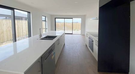 Modern Living in Strowan Fields - Photo 3