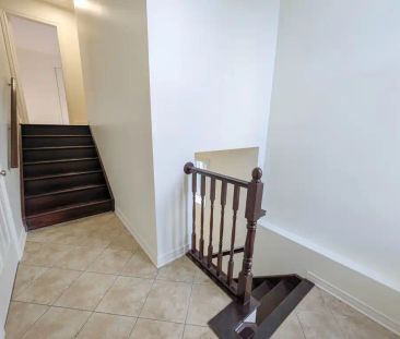 208 A Ontario Street — 5 Bedroom - Photo 1