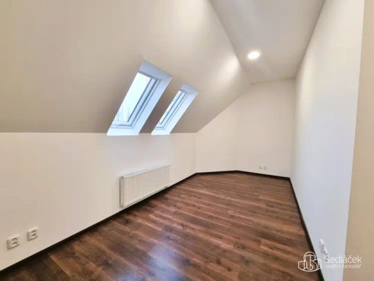 Pronájem moderního bytu 3+kk s terasou v centru města - Photo 1