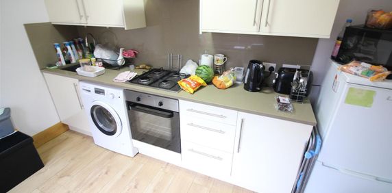 Marlborough Road, Uxbridge - Photo 2