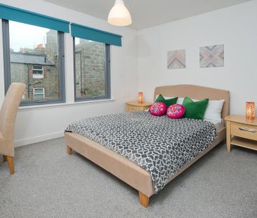 2 bedroom flat to rent - Photo 2