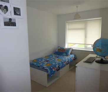 3 bedroom terraced house to rent - Photo 6