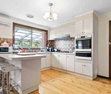 4 Dalwood Court, Oakleigh South VIC 3167 - House For Rent | Domain - Photo 2