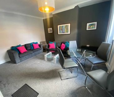 Hough Lane (Room 1), Bramley, Leeds - Photo 1
