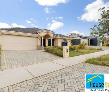 4 Bedroom HOUSE! - Photo 2