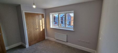 2 bedroom semi-detached house to rent - Photo 3