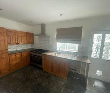 2 bedroom semi-detached house to rent - Photo 6