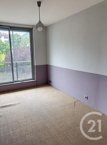 Location Appartement 3 pièces 90m² CHAMALIERES 63400 - Photo 4