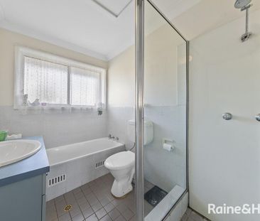 Townhouse in Glenfield - Photo 5