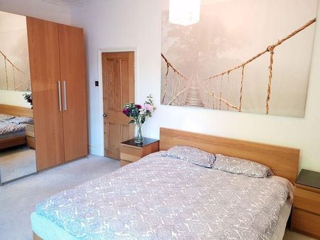 5 bedroom semi-detached house to rent - Photo 5