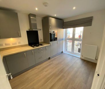 3 bedroom terraced house to rent - Photo 5