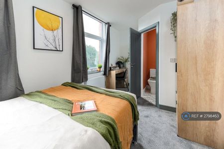 1 bedroom in a house share to rent - Photo 4