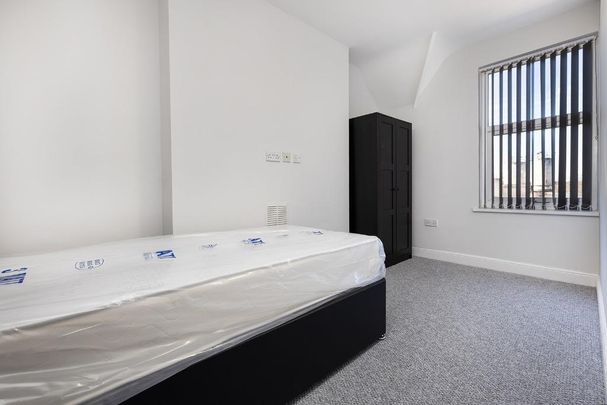 6 bedroom townhouse to rent - Photo 1