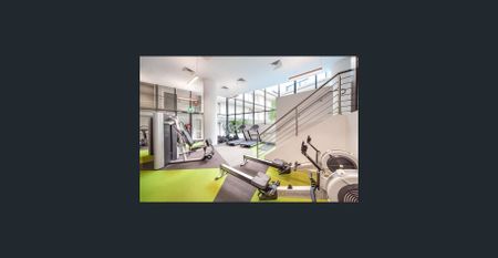 Modern One Bedroom With Spectacular Views - Photo 2