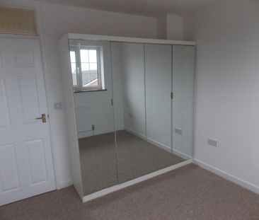 3 bedroom semi-detached house to rent - Photo 3