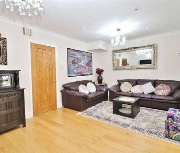 Elm Close, Woking, Surrey, GU21 - Photo 2