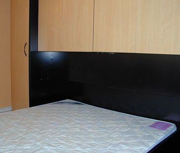 Studio op het gelijkvloers op een binnenplein met een aparte slaapk... - Photo 2