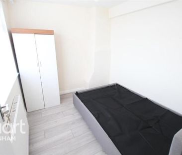 4 bedroom terraced house to rent - Photo 2