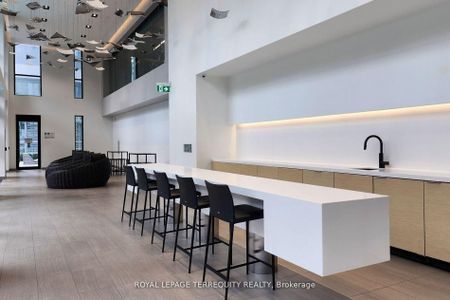 For Lease - 1 Yorkville Avenue Unit# 4202, Toronto, Ontario - Photo 2