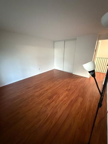 For Lease - 13 Banner Road Unit# L, South of Baseline to Knoxdale, Ontario - Photo 2