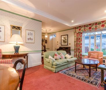 601 The Fountain Courtyard, Maynooth, County Kildare - Photo 2