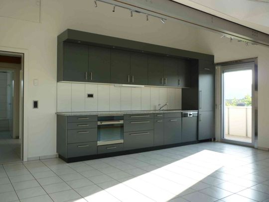 2.5 Zimmer, 75 m², 2. Stock - Photo 1