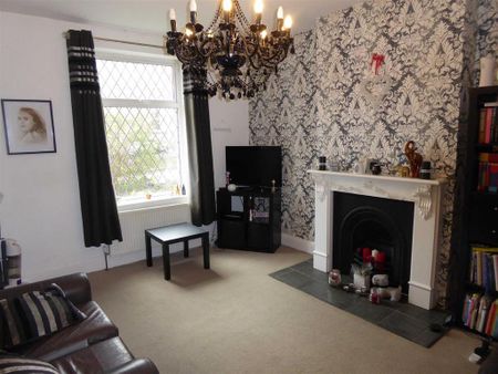 2 bedroom end of terrace house to rent - Photo 5