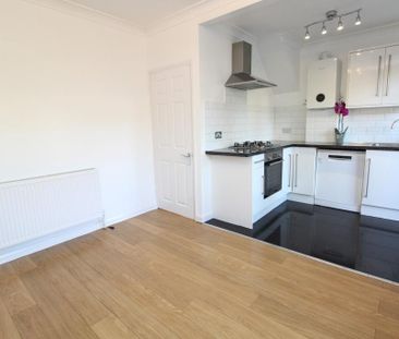 3 bedroom end of terrace house to rent - Photo 6