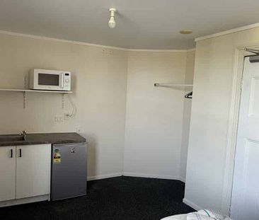 Bright Room in Central Shared Home - Photo 5