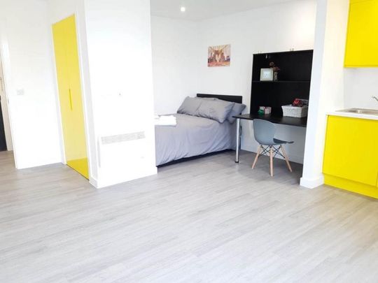 Studio to rent - Photo 1