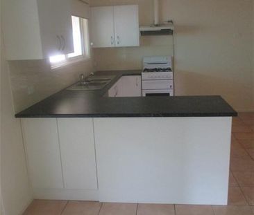 Great location family home with large shed!! - Photo 4