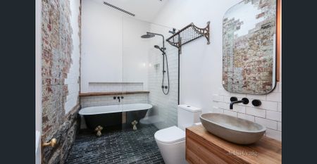 Freshly Updated Two-Bedroom Home in Prime Preston Location - Photo 5